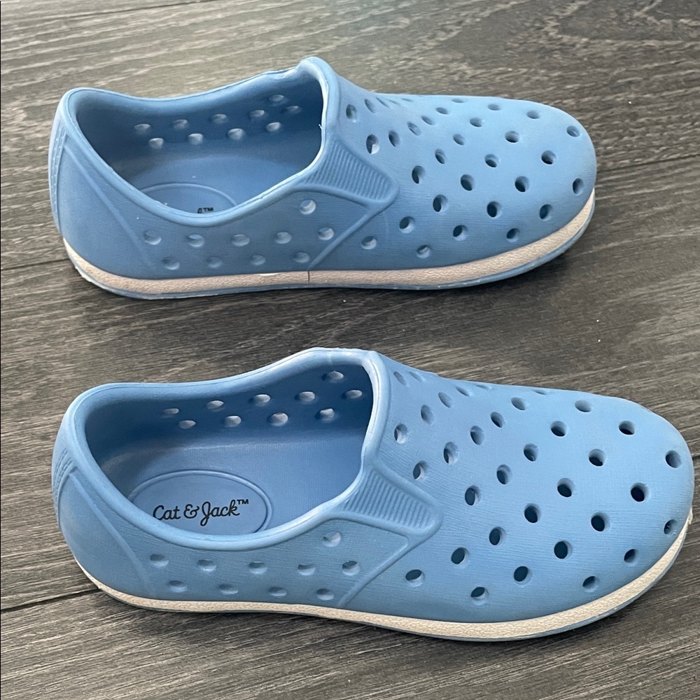 Cat & Jack Light Blue Kids Water Shoes - Picture 5 of 7